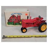 1/16 Massey Harris 33 Tractor