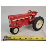 1/16 International 544 Tractor - Glued Rear Rims