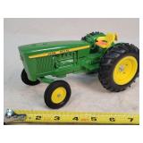 1/16 John Deere Utility Tractor