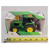 1/32 John Deere Utility Tractor