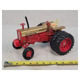 1/16 International 1256 Golden Dem. Tractor