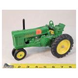 1/16 John Deere 70 Tractor