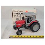 1/16 Massy Ferguson 3070 Tractor