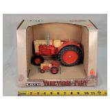 1/16 & 1/43 Case 600 Tractor Set