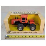 1/32 Allis Chalmers 4W-305 Tractor