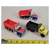 3- Greenlight 1/64 Mack & International Trucks