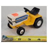 1/16 Cub Cadet 1650 Lawn & Garden Tractor