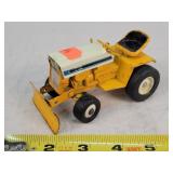 1/16 IH Cub Cadet Garden Tractor