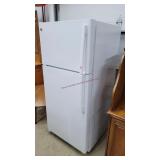 2013 GE 14.6 Cu. Ft. Top-Freezer Refrigerator
