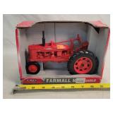 1/16 Farmall H Tractor