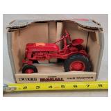 1/16 Farmall Cub Tractor