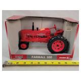 1/16 Farmall 300 Tractor