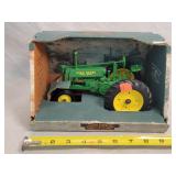 1/16 John Deere B Tractor