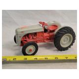 1/16 Ford 8N Tractor