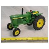 1/16 John Deere 3010 Tractor