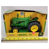 1/16 John Deere 70 Diesel Tractor