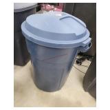 32 Gallon Rubbermaid trash can