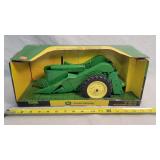 1/16 John Deere 60 Tractor w/ Picker Sheller