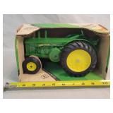1/16 John Deere R Diesel Tractor