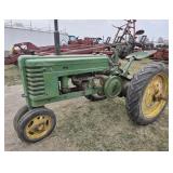 1942 JD H Parts Tractor - Narrow Front