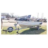 1985 Crestliner 14ft Boat w/ Johnson 30HP Motor