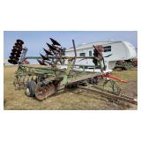 John Deere 230 23' Folding Disk, deep dish blades