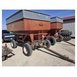 Nu-Bilt Gravity Wagon With 8 Ton Gear.