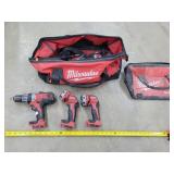 Milwaukee M18 Hammer Drill & 1 Lights - all wrk