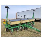 John Deere 7200 Max Emerge Planter, 30' Row