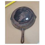 Antique Gate Marked #8 Cast Iron Skillet