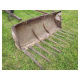 60" Manure Bucket off of IH 7000 Loader