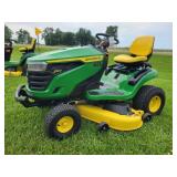 John Deere S140 Lawn Mower
