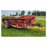 New Holland 520 Manure Spreader