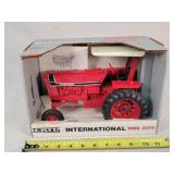 1/16 International 1066 Black Decal Tractor