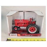 1/16 Farmall M Tractor