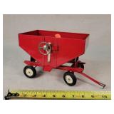 1/16 IH Gravity Wagon