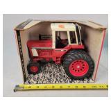 1/16 IH 1586 Tractor