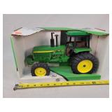 1/16 John Deere 4955 Tractor