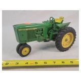 1/16 John Deere Tractor