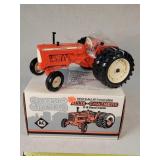 1/16 Allis Chalmers D19 Tractor w/ Duals