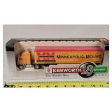 1/64 Minneapolis Moline Semi