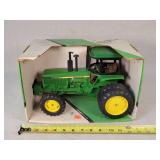 1/16 John Deere MFWD Row Crop Tractor