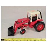 1/16 International 1586 Tractor w/ Loader