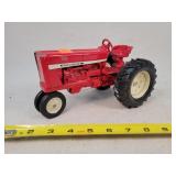 1/16 IH Tractor