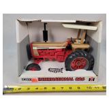 1/16 IH 826 Gold Demonstrator Tractor