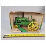 1/16 John Deere Model A Tractor