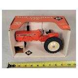1/16 Allis Chalmers 175 Tractor