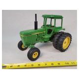 1/16 John Deere Tractor