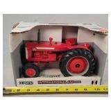 1/16 IH 650 Tractor