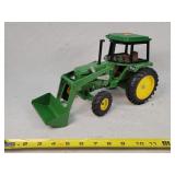 1/16 John Deere Tractor w/ Loader